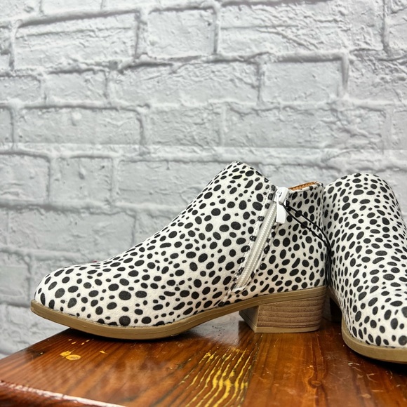 NWT Yokids polkadot, booties multiple sizes - Picture 3 of 5